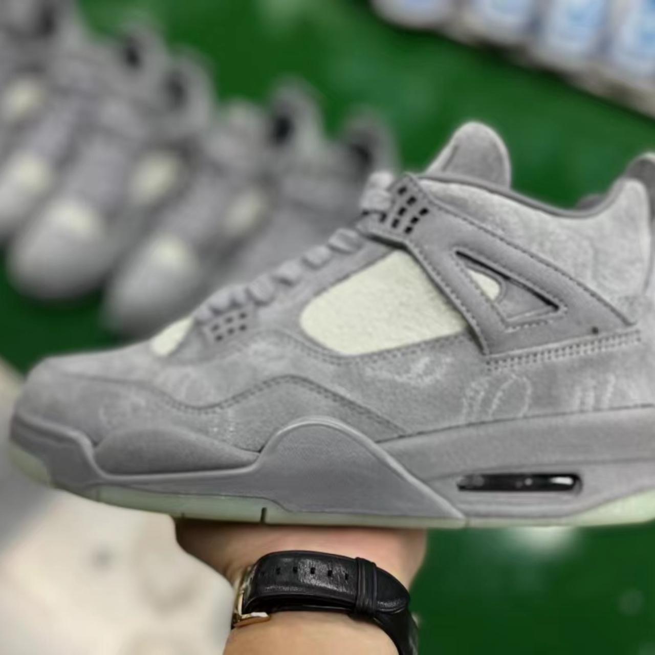 harga jordan 4 kaws