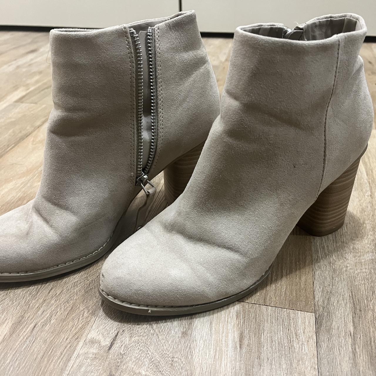 item listed by lisakay_