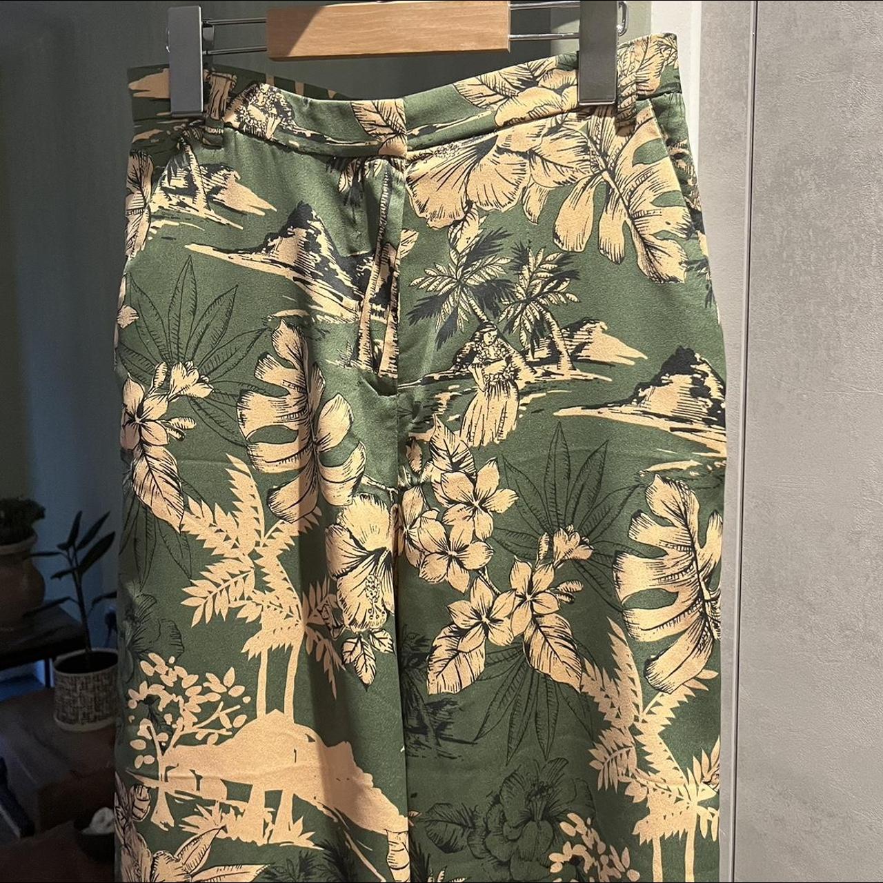 Floral wide leg trousers perfect for summer, UK 4