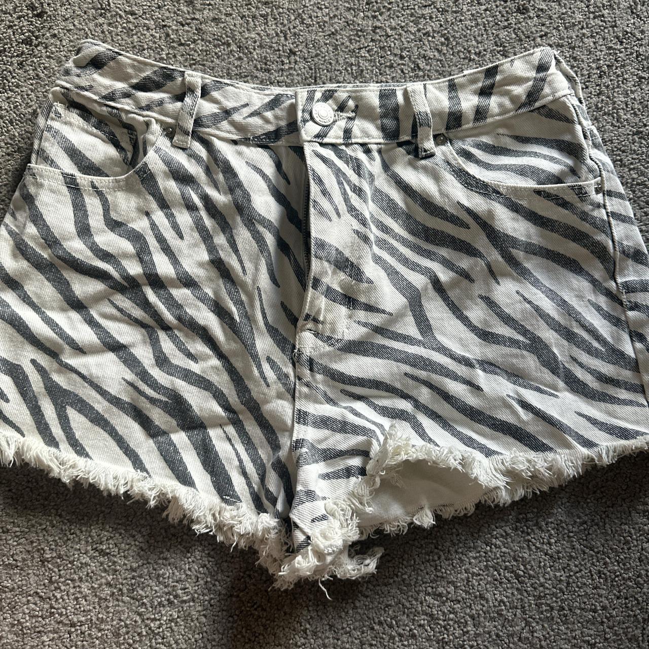 US 三軒茶屋 Zebra Easy Short Pants US 三軒茶屋 Zebra Easy Short Pants - メルカリ