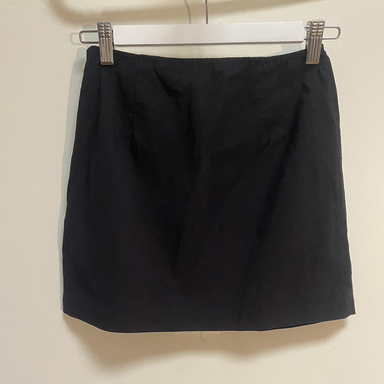 Glassons mini skirt hardly worn size 8🖤 - Depop