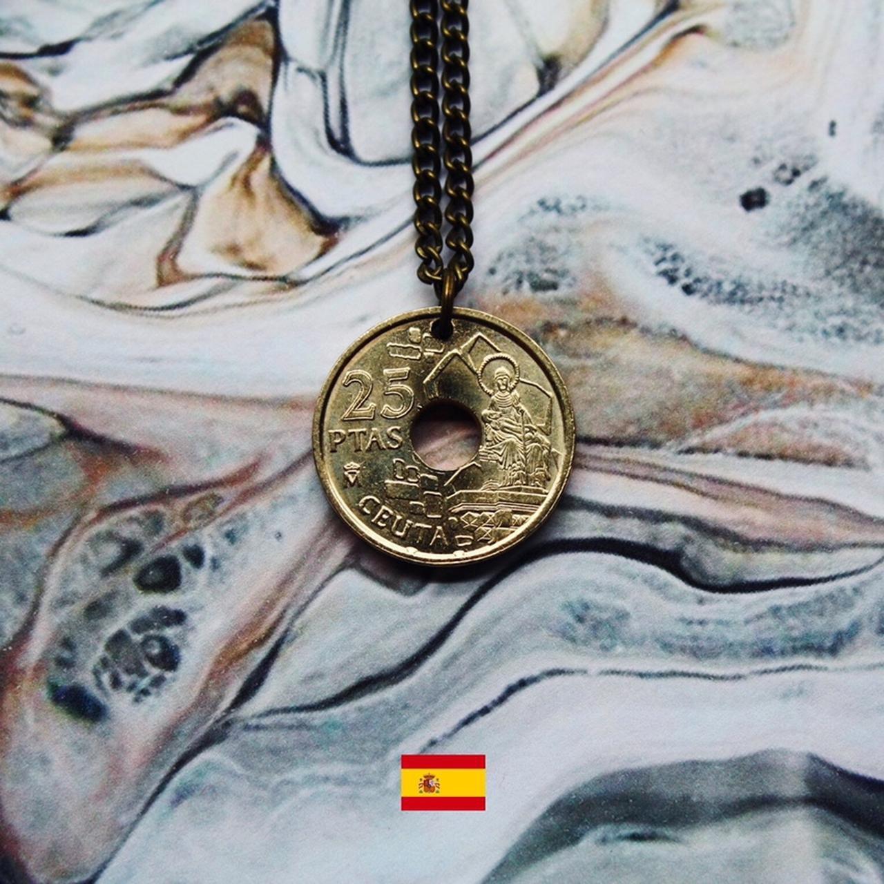 Amazon.com: 1820 Spain España 8 Maravedis coin pendant escudo Español  Spanish lion Madrid Barcelona Sevilla Málaga Cadiz Bilbao A Coruña Granada  Córdoba Valencia Zaragoza Toledo Tenerife Cataluña Catalan n001839 :  Handmade Products