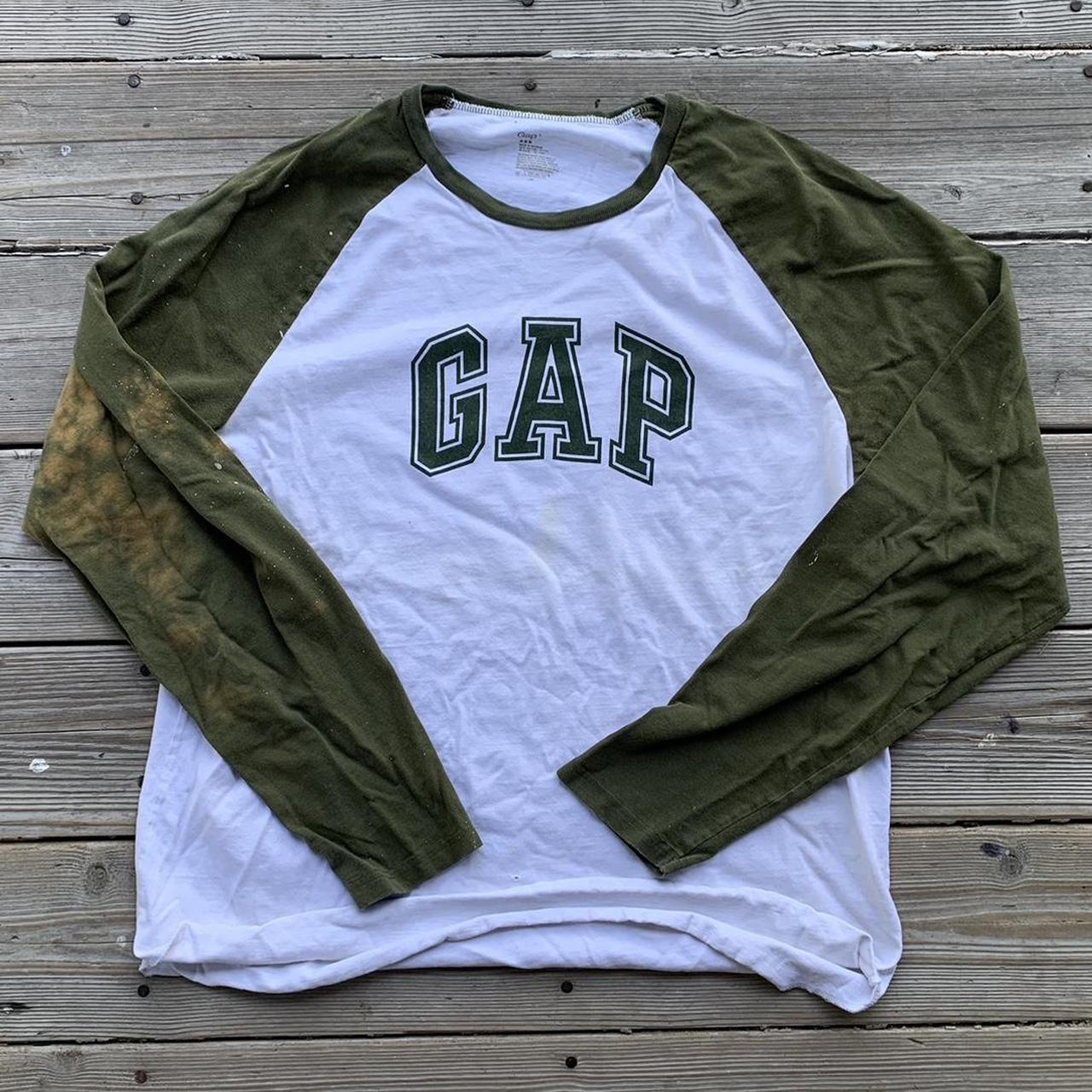 Gap vintage white and green raglan long sleeve | Depop