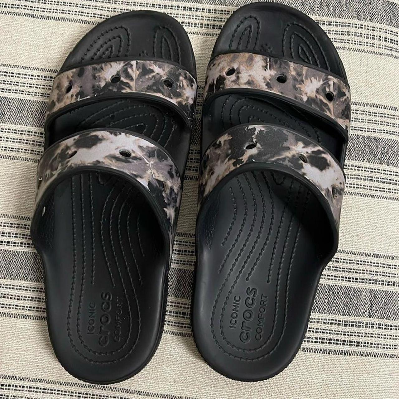 Womens new camo crocs flip flops