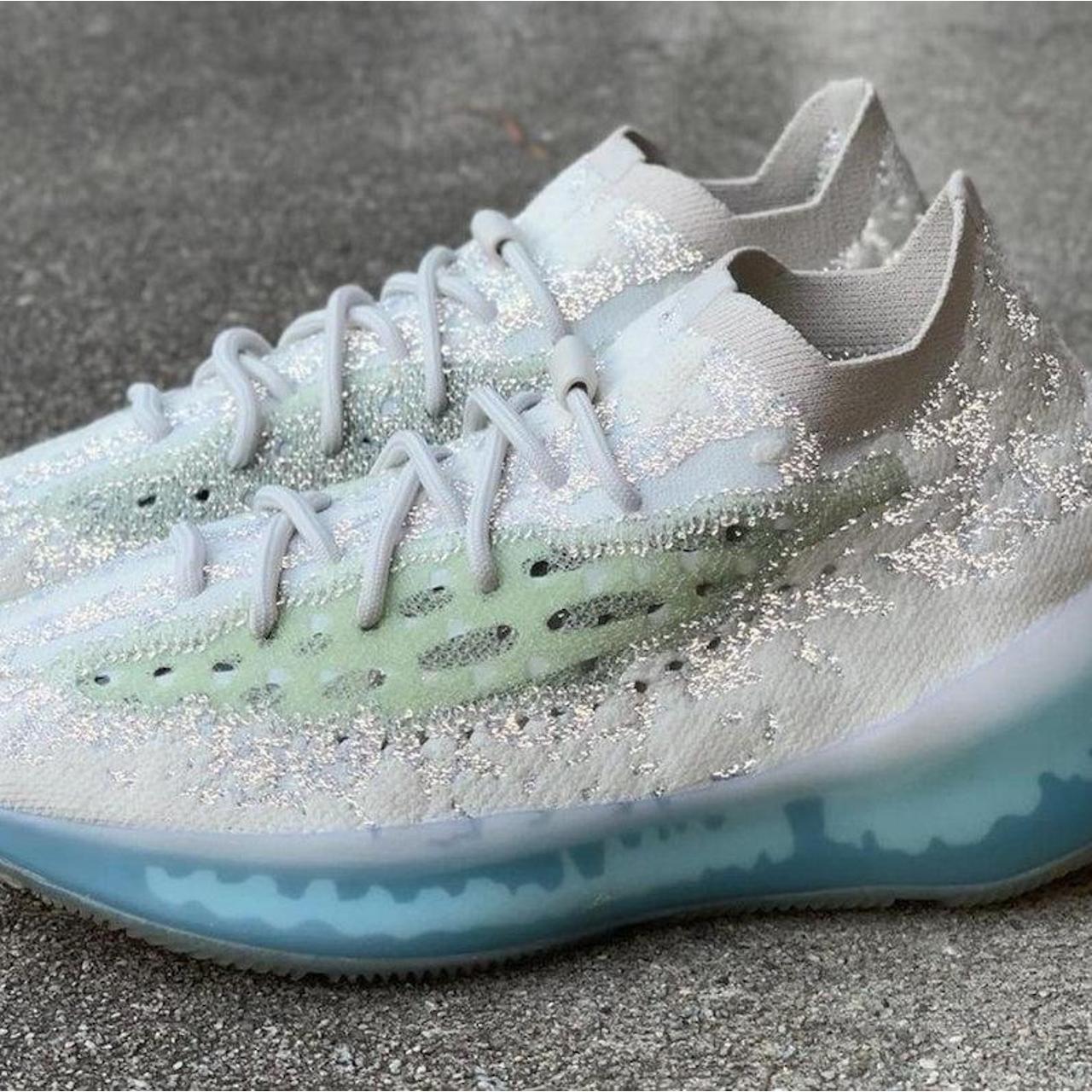 Yeezy 380 Alien Blue, Light reflective/Glow in