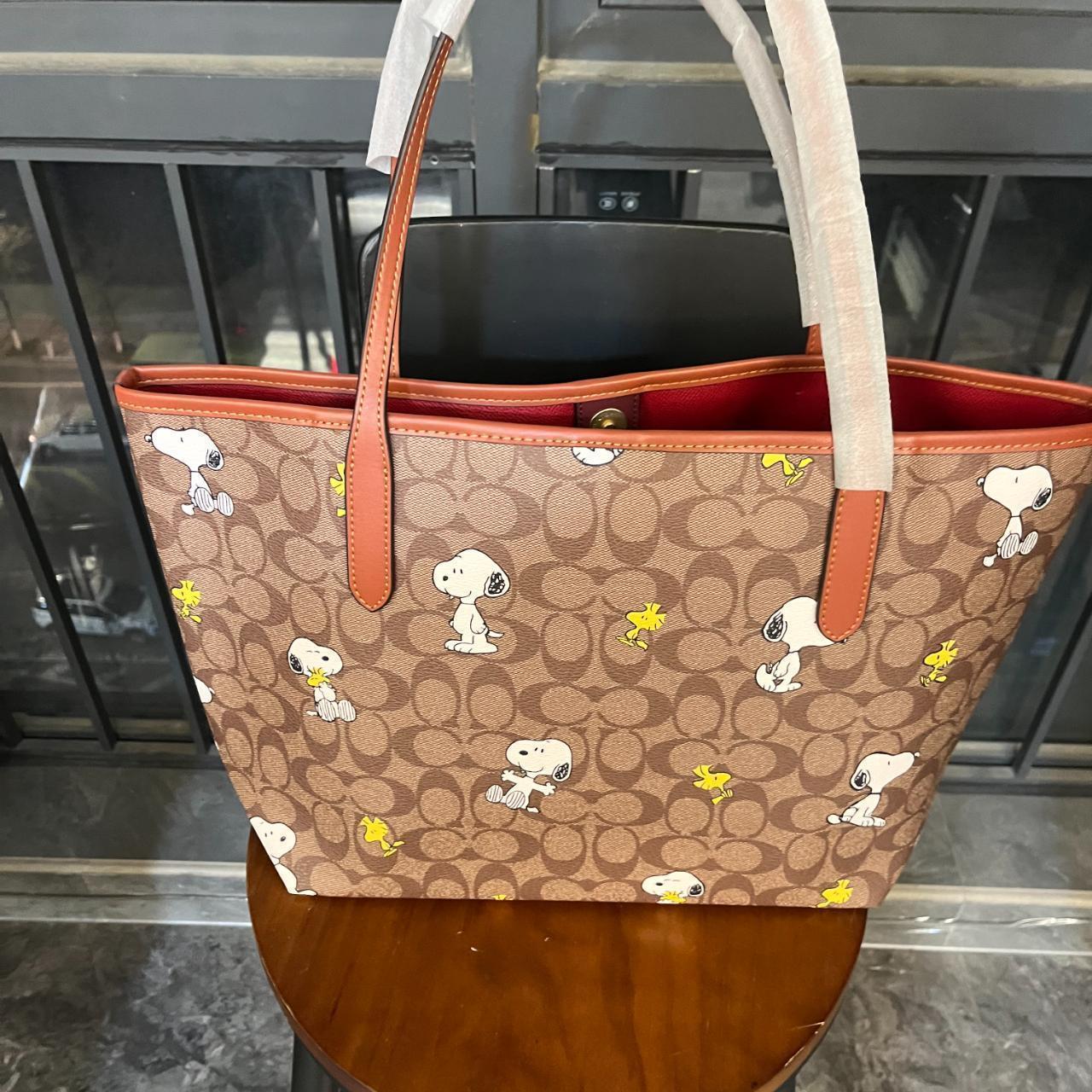 Coach X hotsell Peanuts City Tote In Signature Canvas With Snoopy Woodstock Print