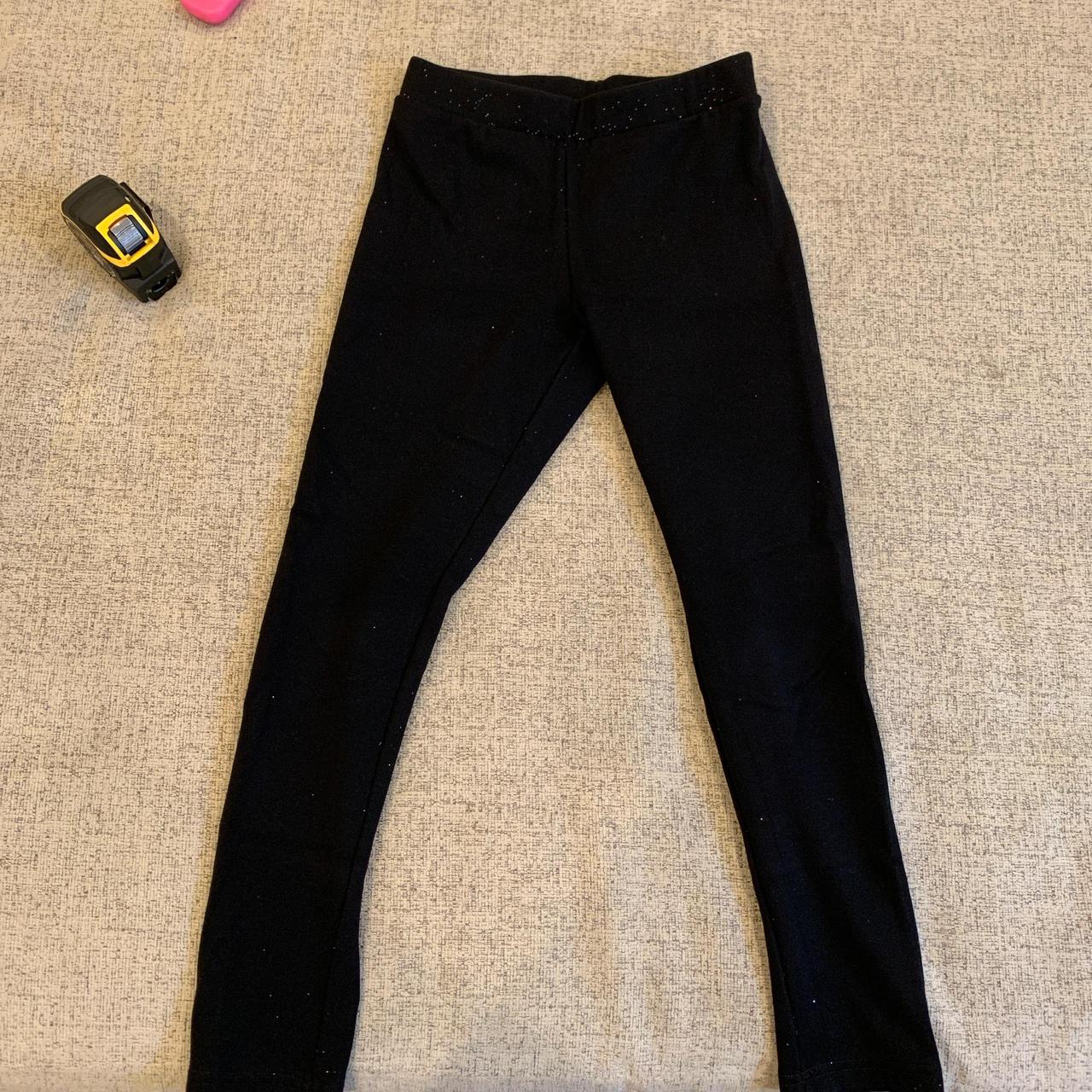 Old Navy black leggings with small Depop