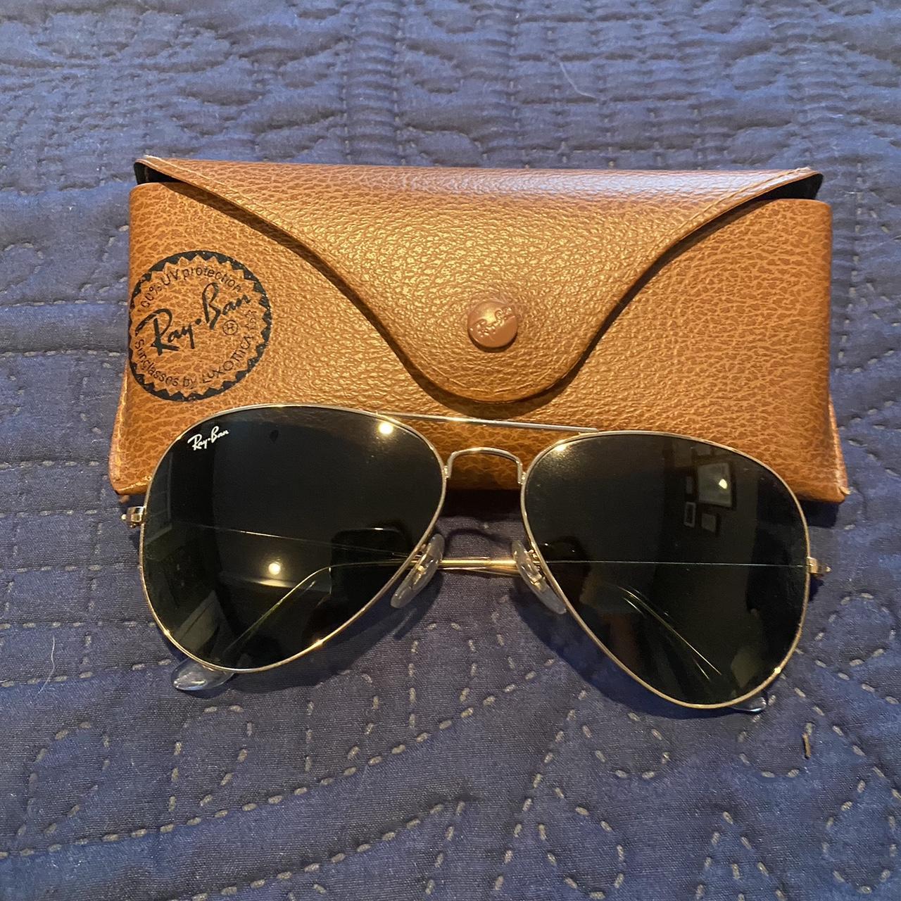 Black aviator with golden frame best sale