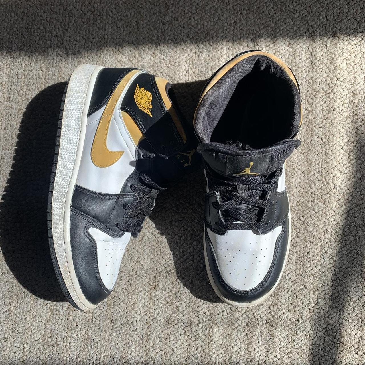 new black and gold jordan 1