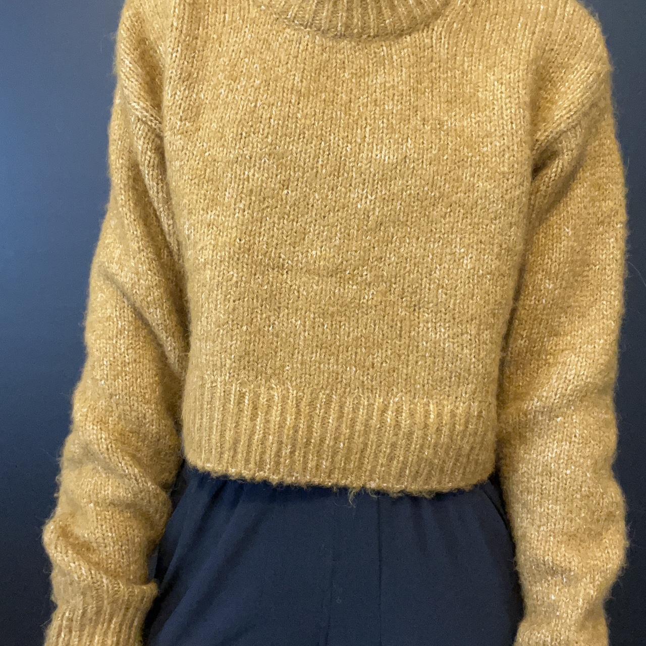 H&M mustard yellow sweater Crop style