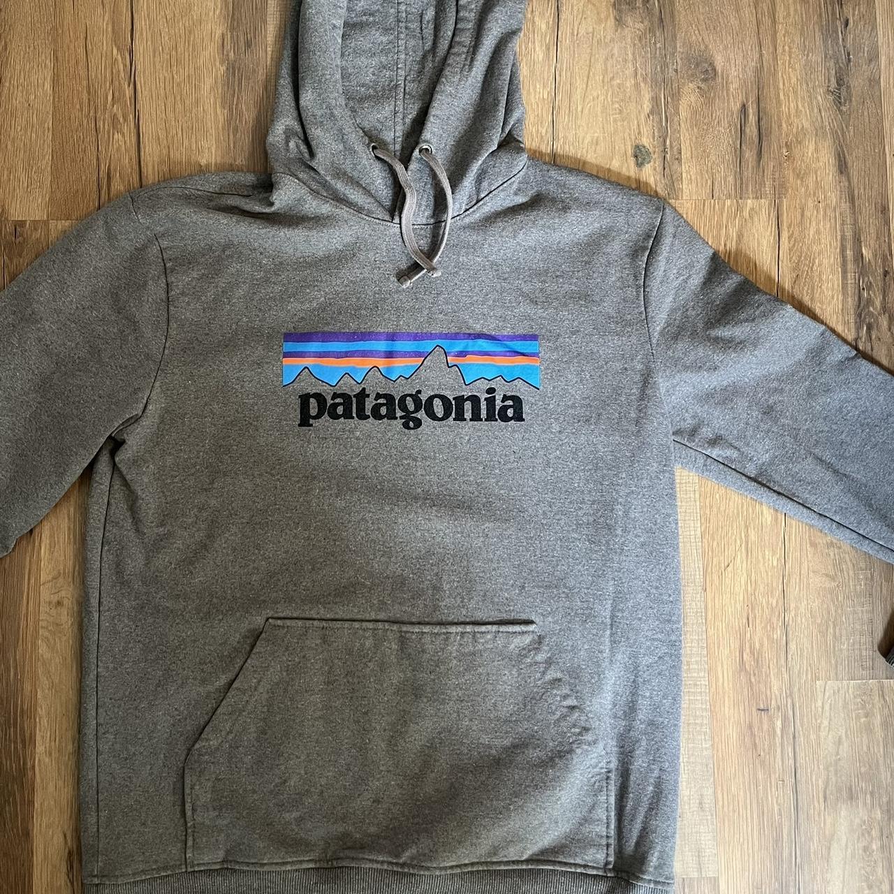 Heather gray Patagonia hoodie Size medium Small