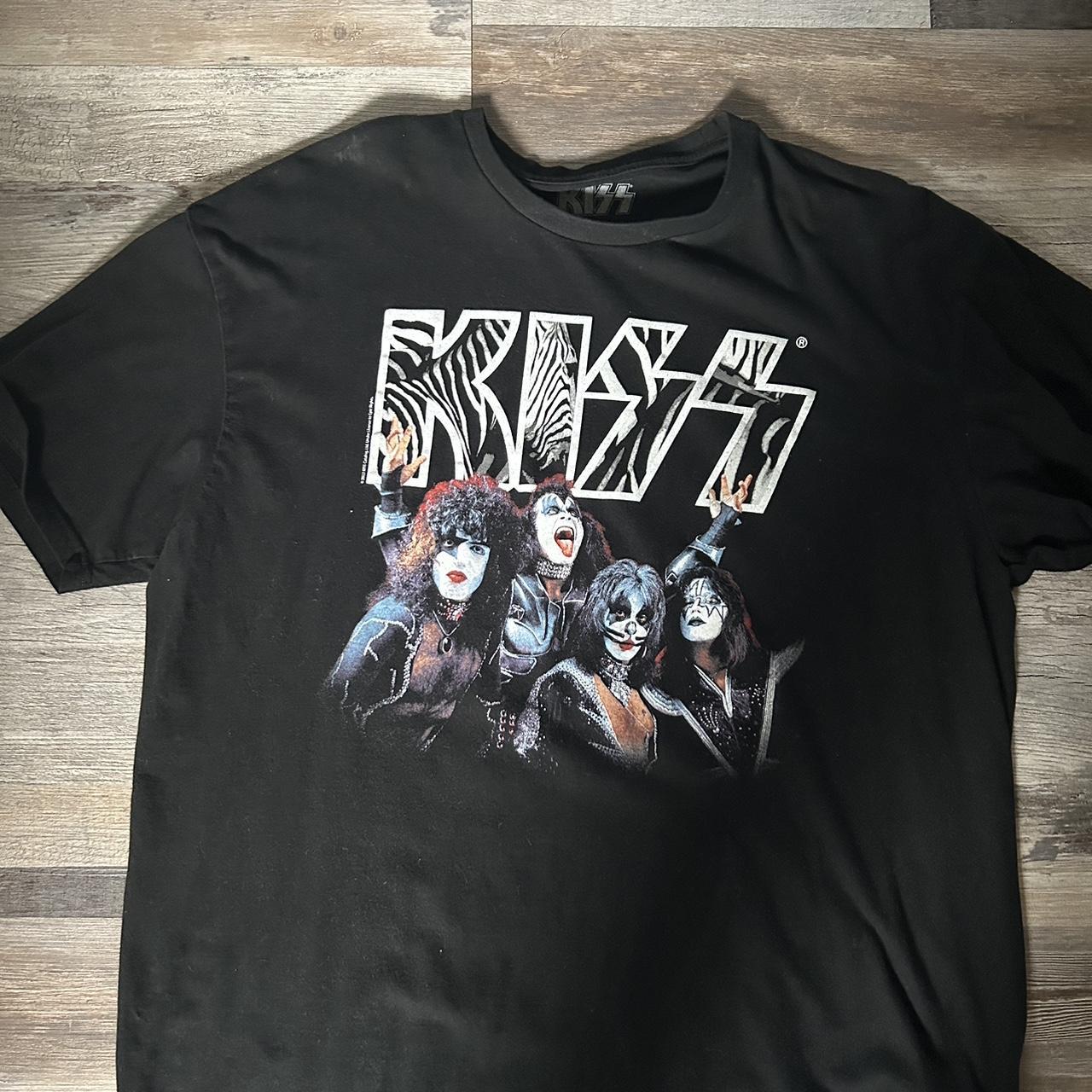 Hot topic kiss shirt online