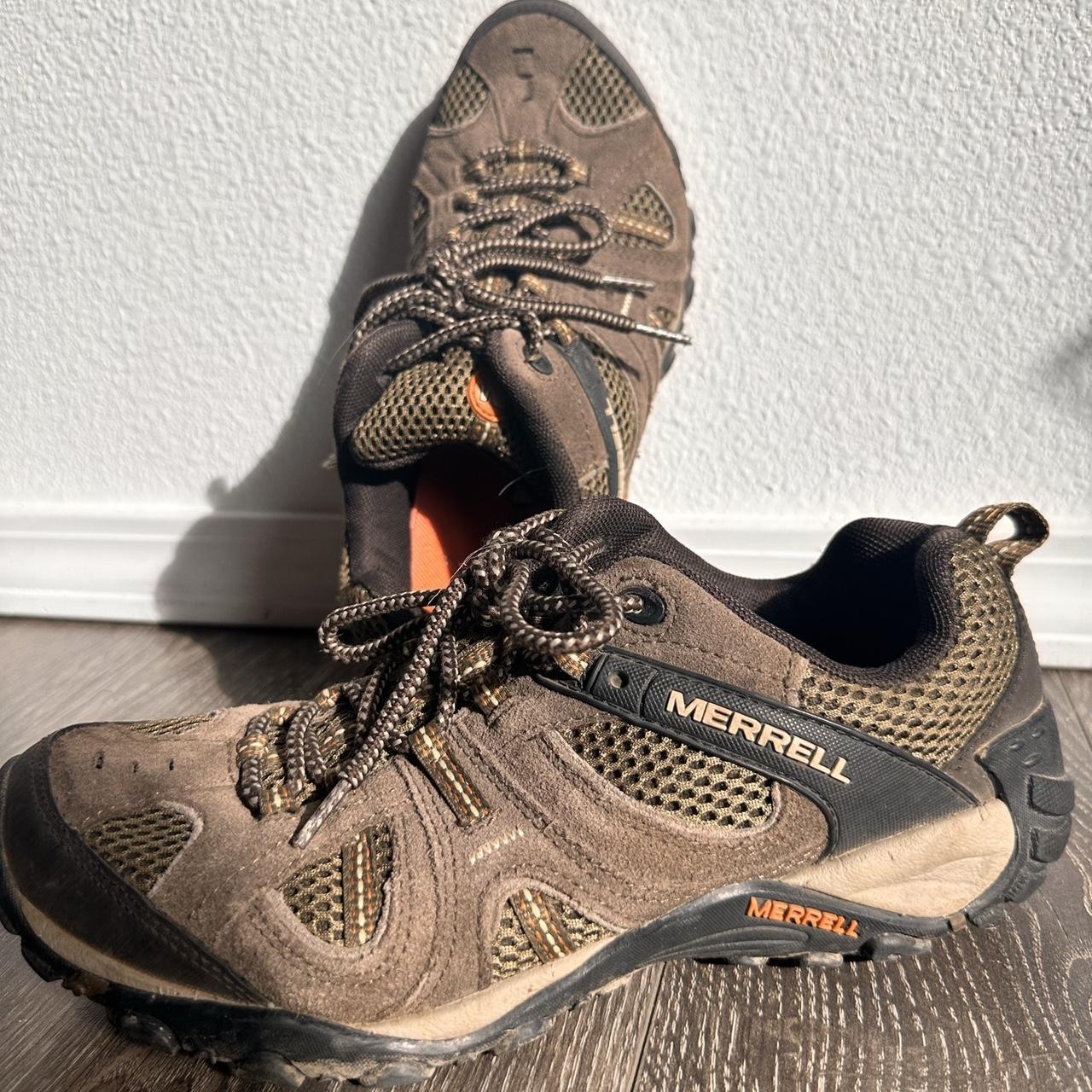 Merrell brown hiking shoes used but a great pair