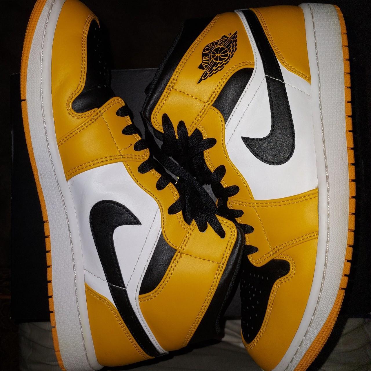 Air jordan 1 mid taxi yellow on sale