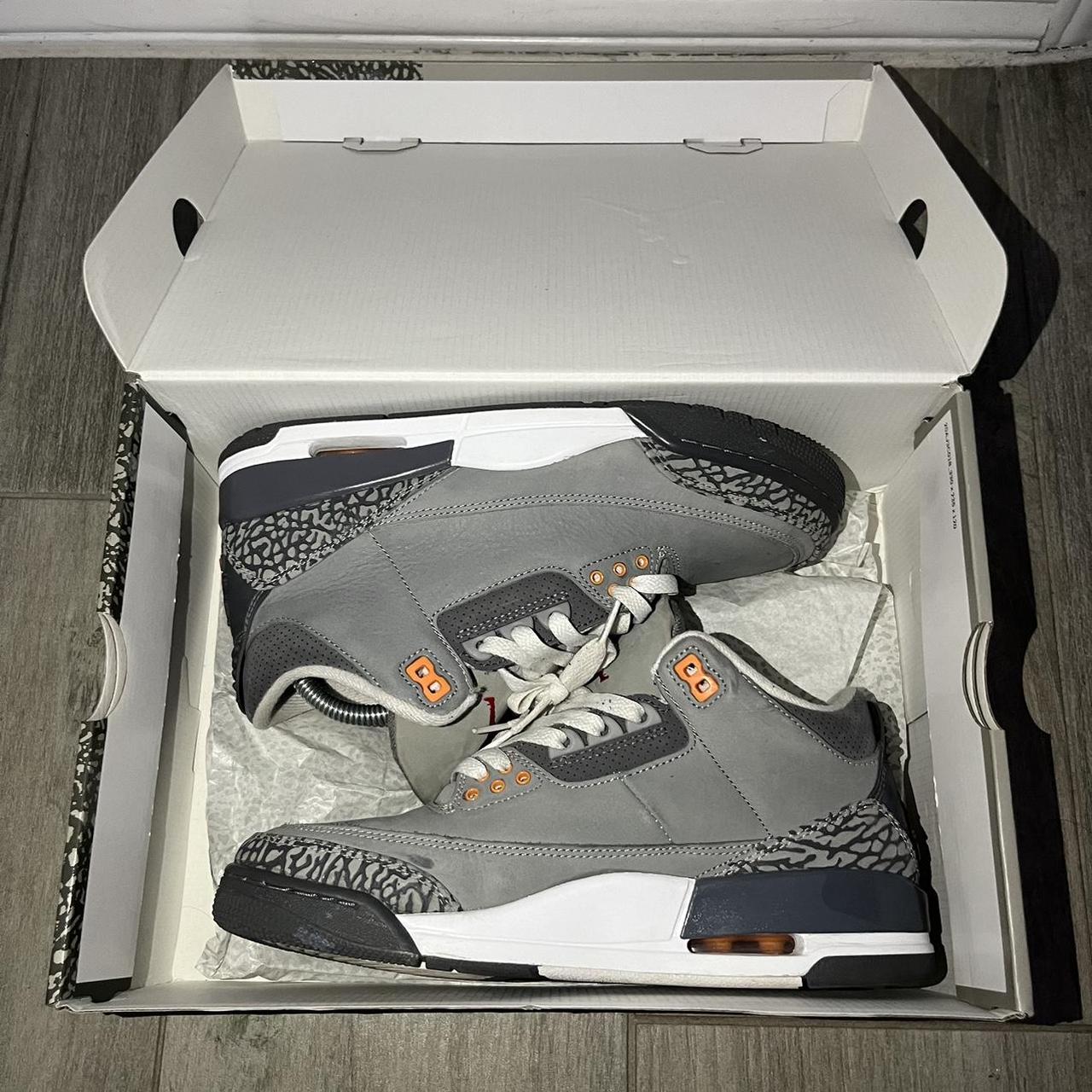 Air Jordan 3 Retro retailer Cool Grey