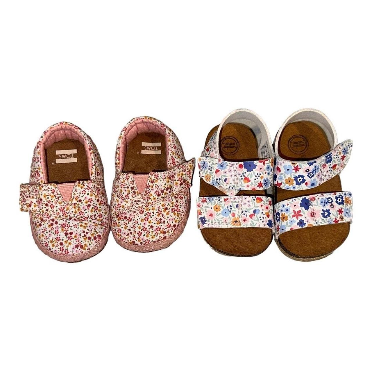 Baby store crib shoes size 2c bundle