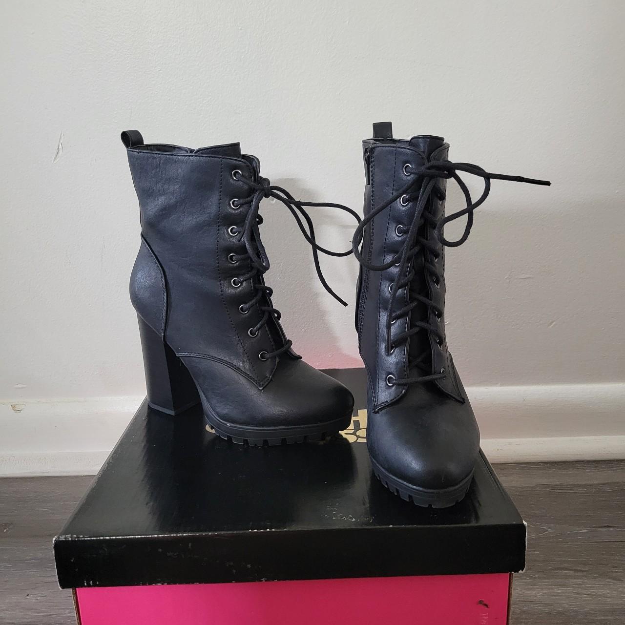 Charlotte Russe Women s Combat Boots