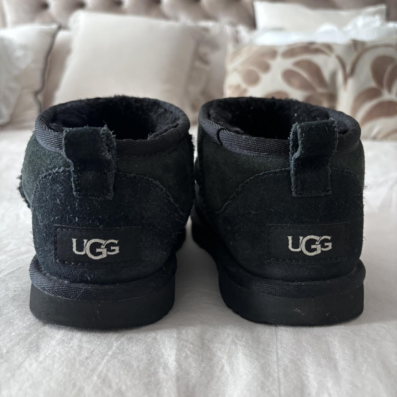 black uggs low