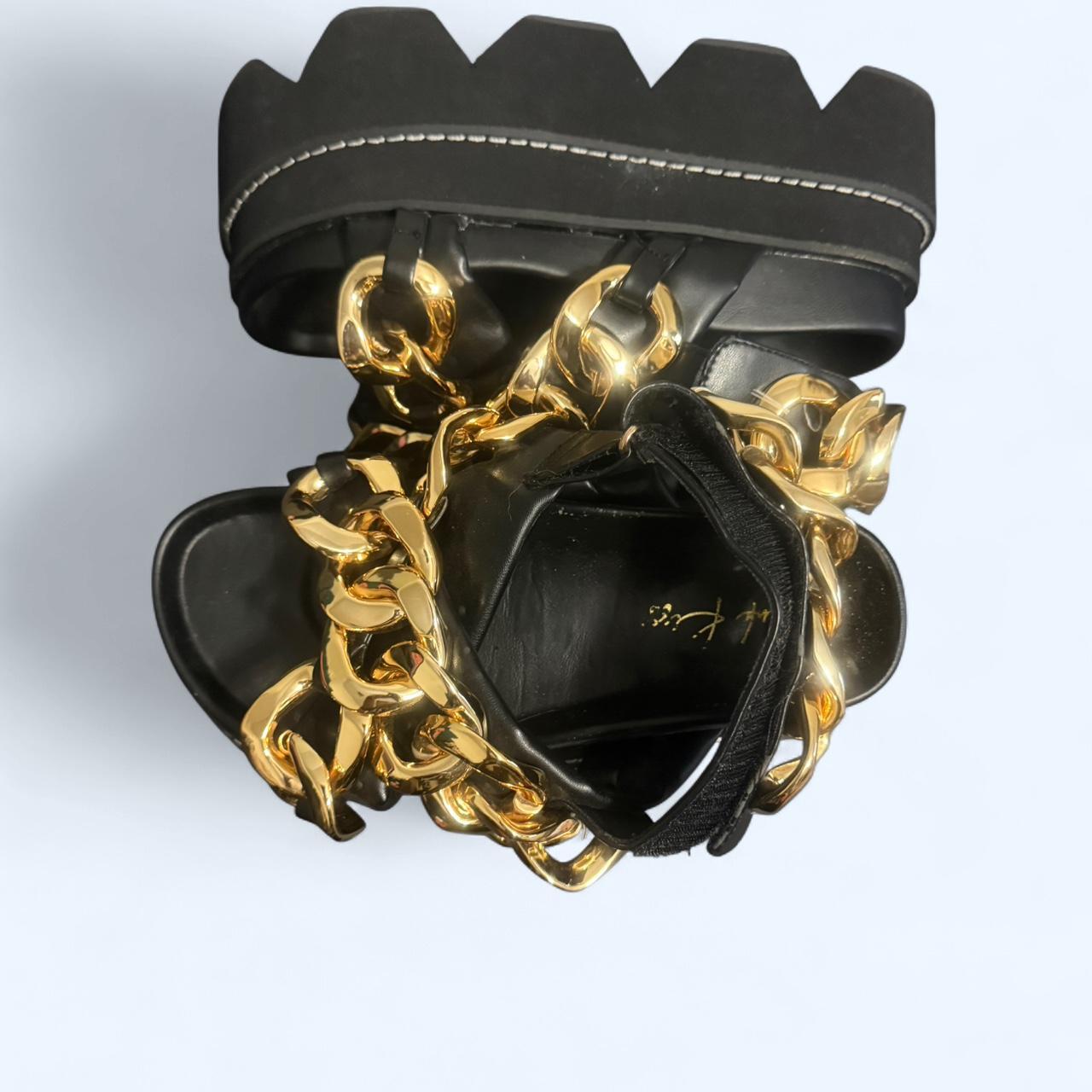 item listed by chacha12356