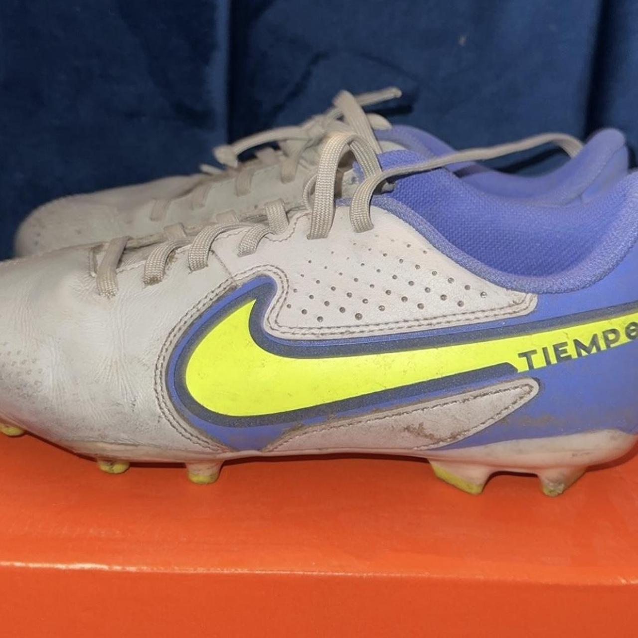tempo football boots