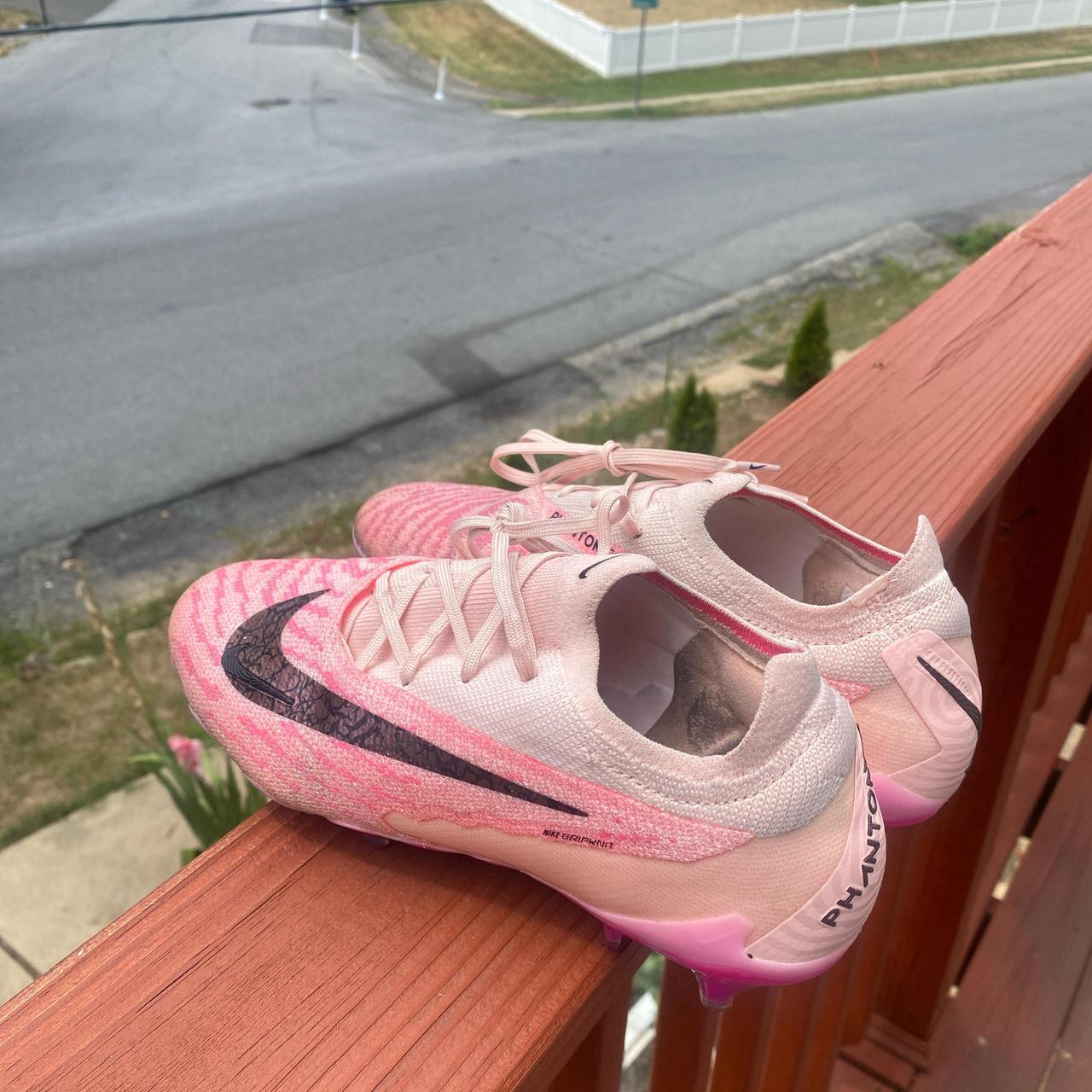 triple white nike phantom