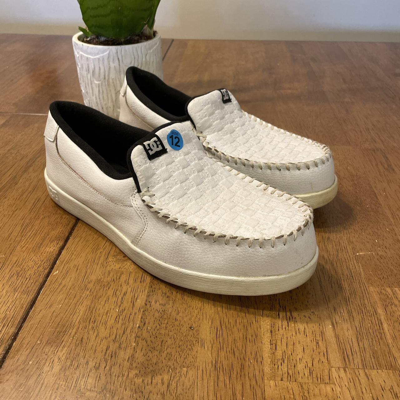 DC Villain Skate Shoes White 301361 Low Top Slip On
