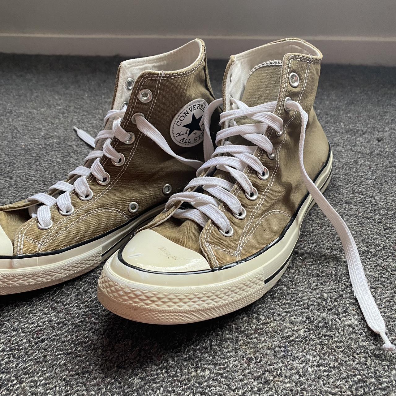 Fashion khaki converse