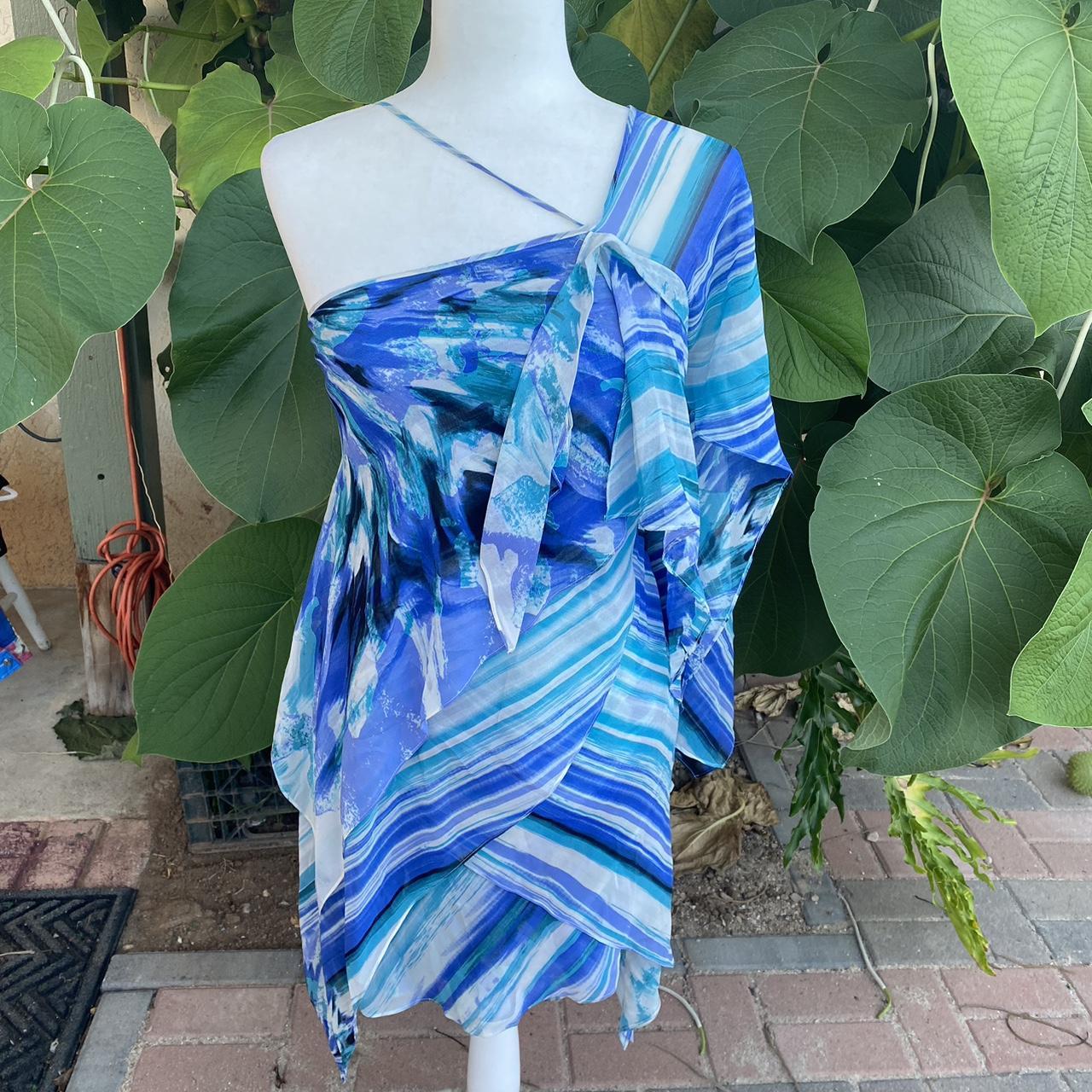 BCBGMAXAZRIA DRESS size 2 fits small can fit