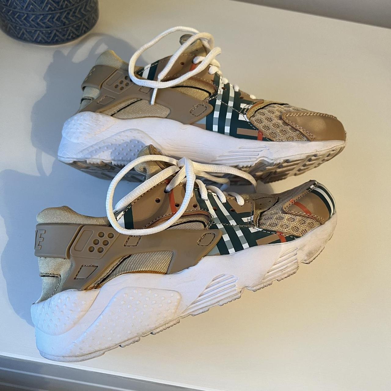 Nike huarache burberry online