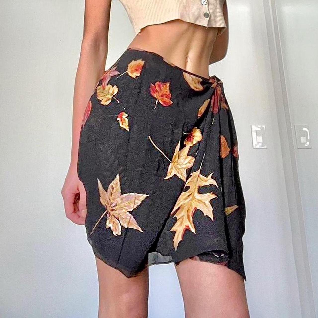 🖤VINTAGE EMANUEL UNGARO SILK ALL OVER LEAF PRINT | Depop