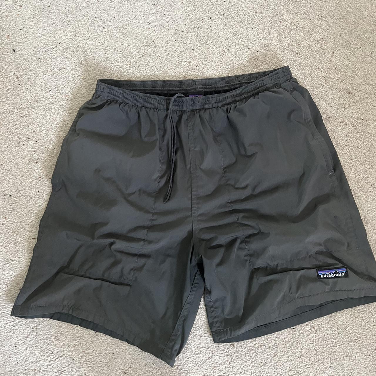 Patagonia baggy shorts Men’s M - Depop