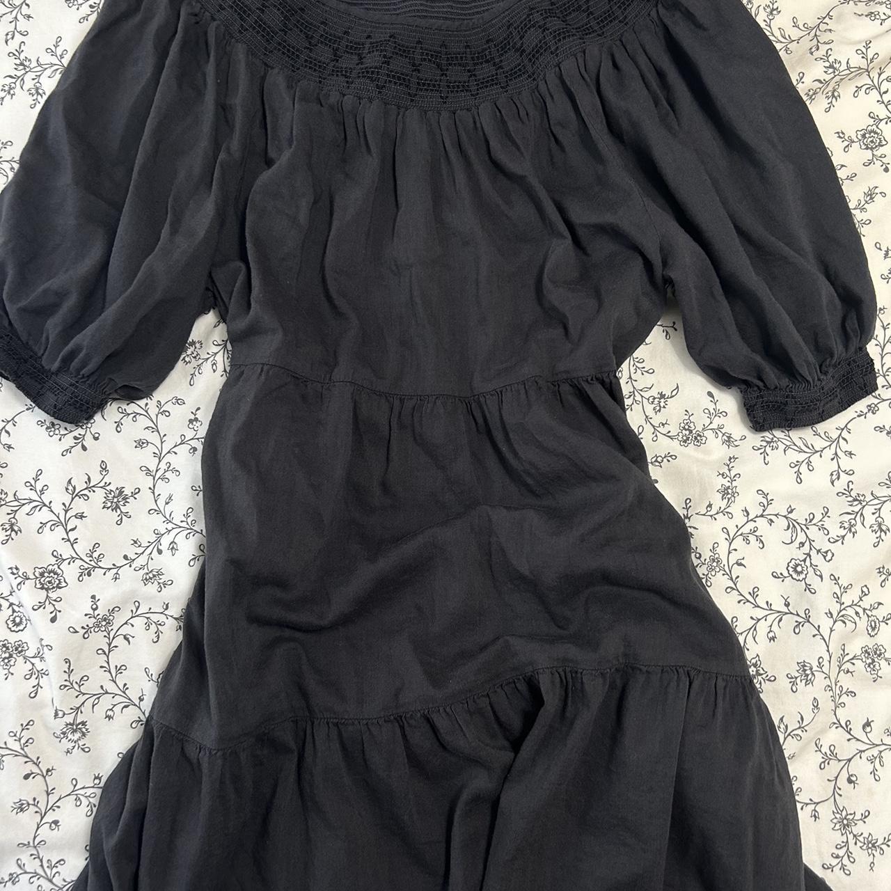 Gray tiered baby doll dress. Brand is Old Navy size. Depop