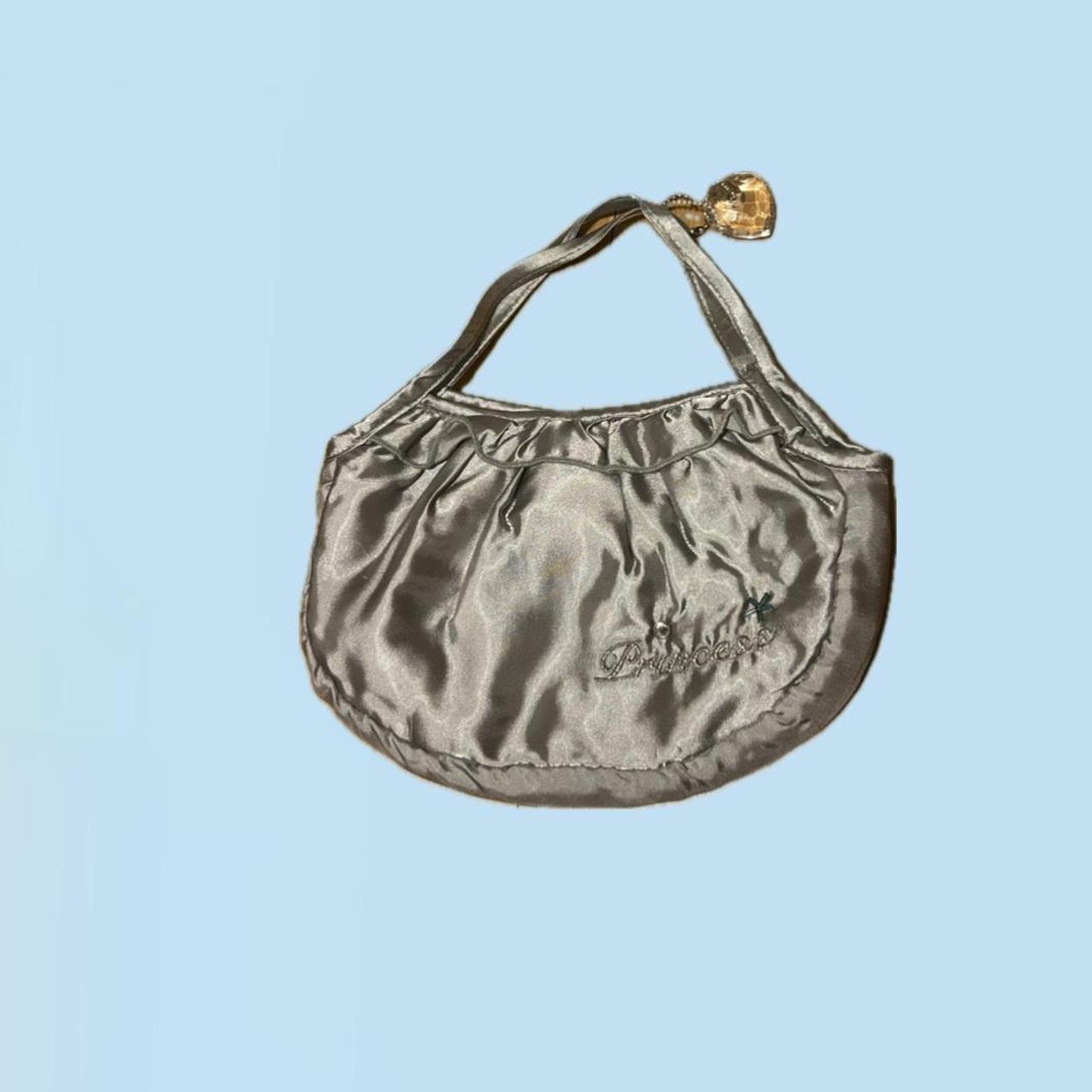 item listed by love4annaa