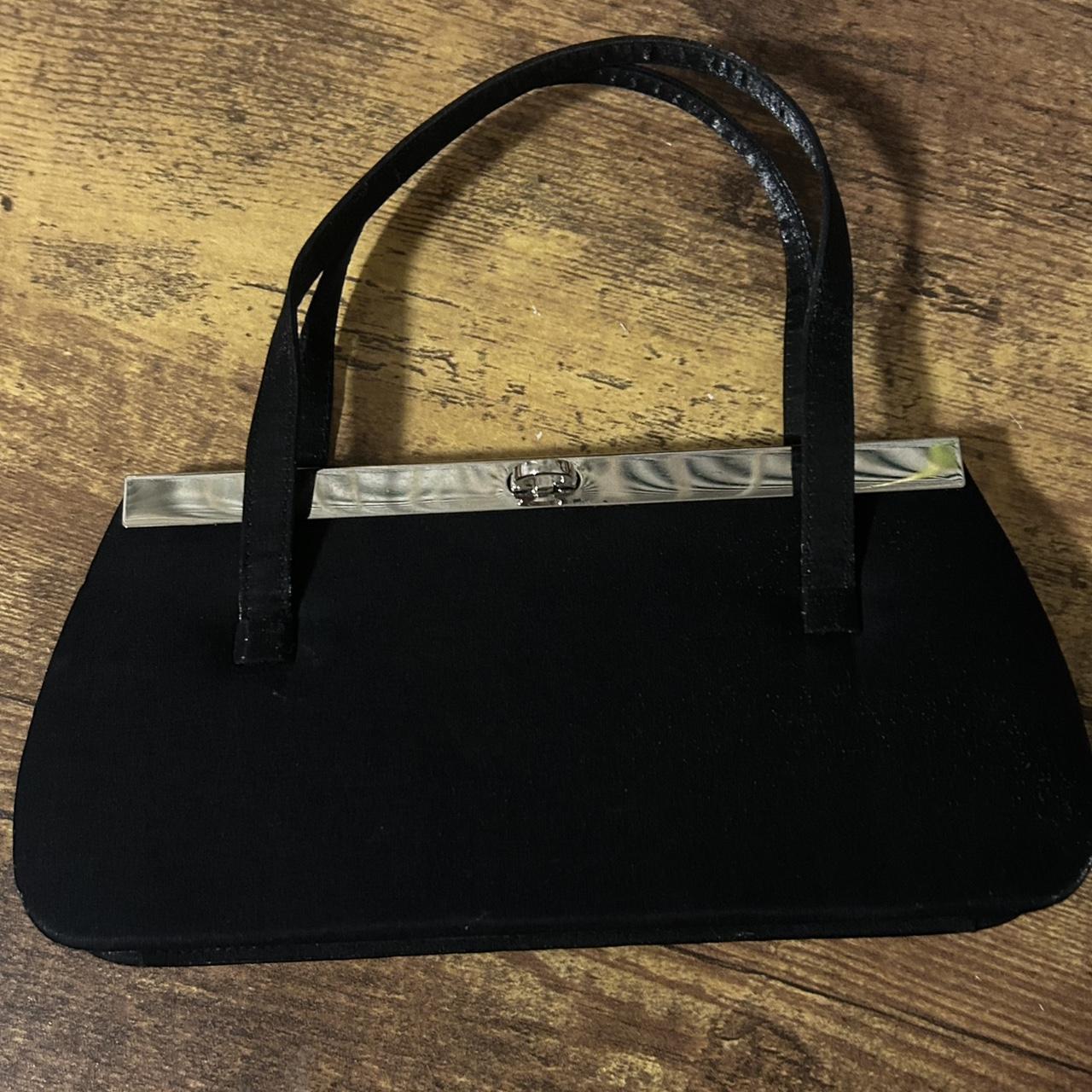 item listed by love4annaa