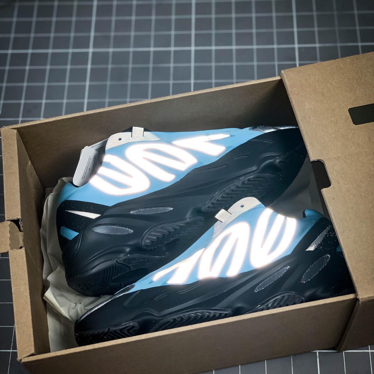 KANYE WEST x Adidas Yeezy Boost 700 MNVN