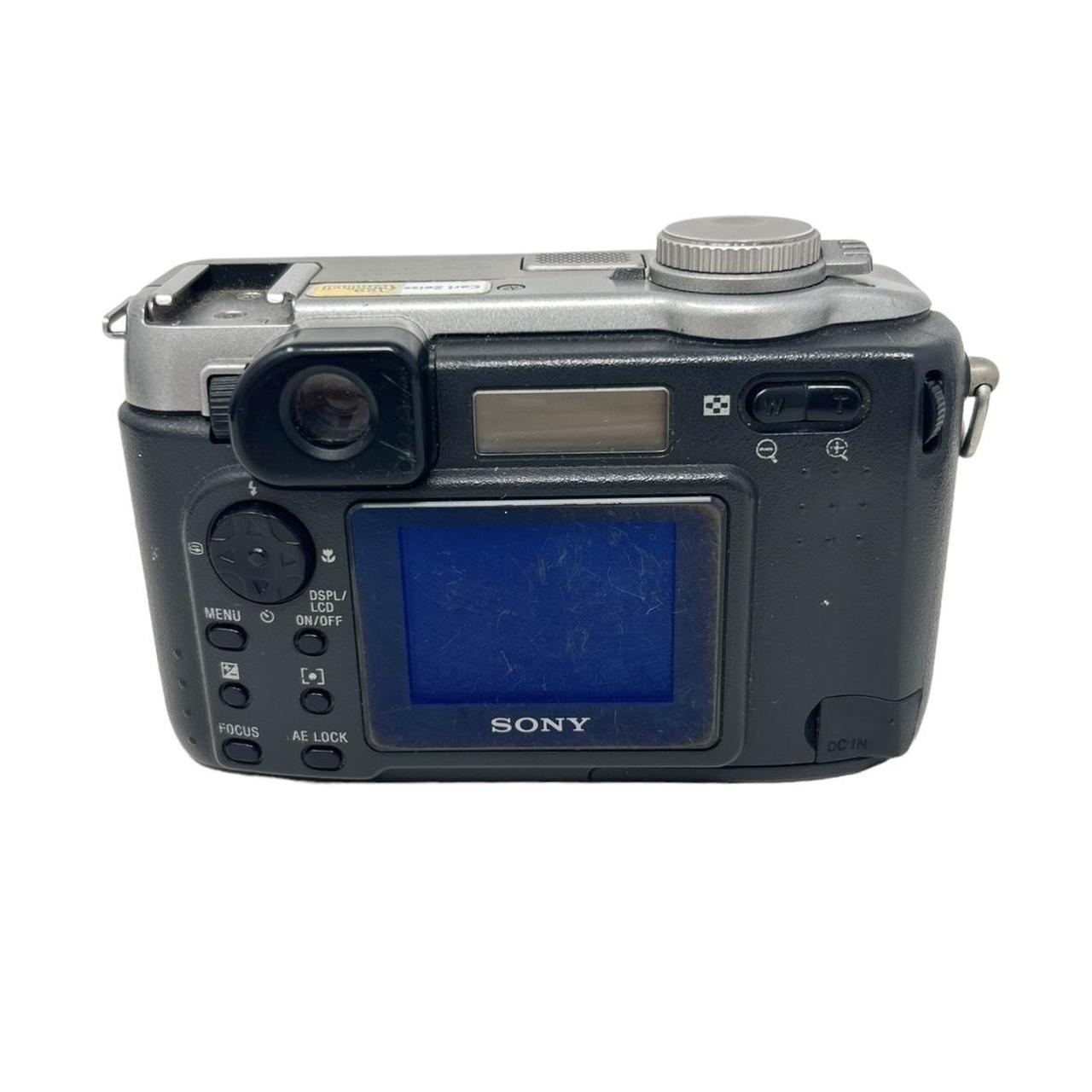 Sony Cybershot DSCS75 Digital Camera Comes with... Depop