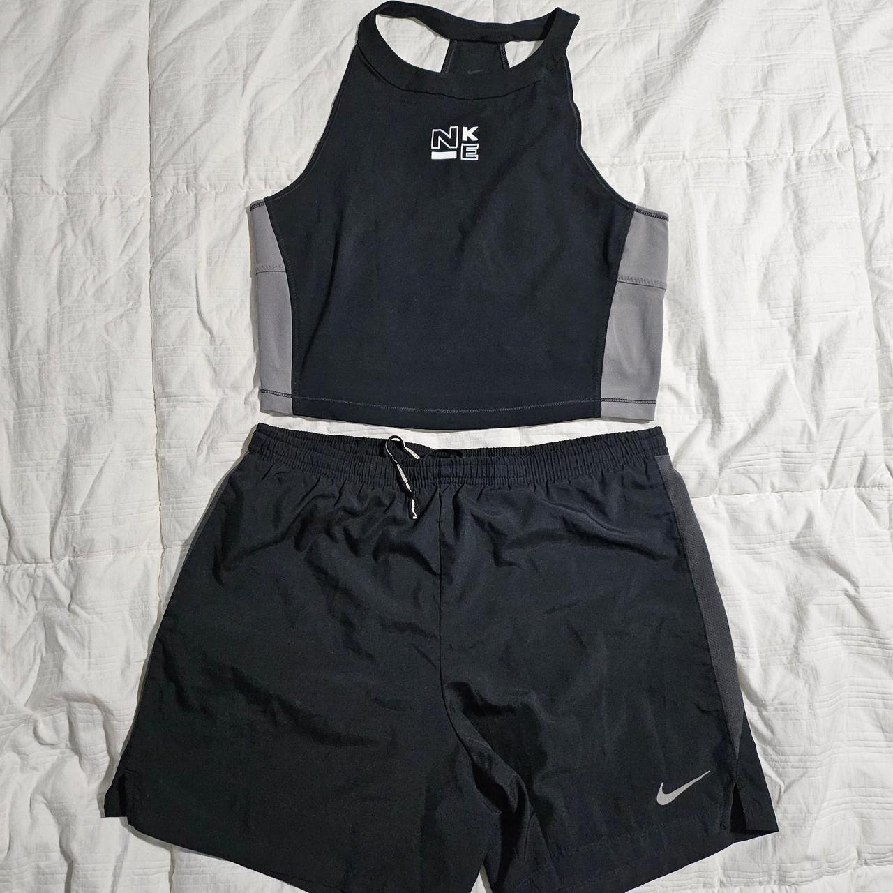 NIKE OUTFIT SIZE newest MEDIUM