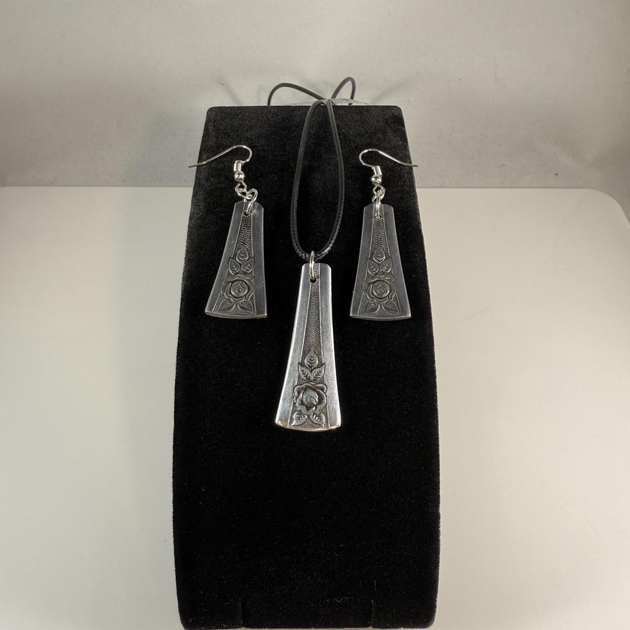 item listed by tutuzzz