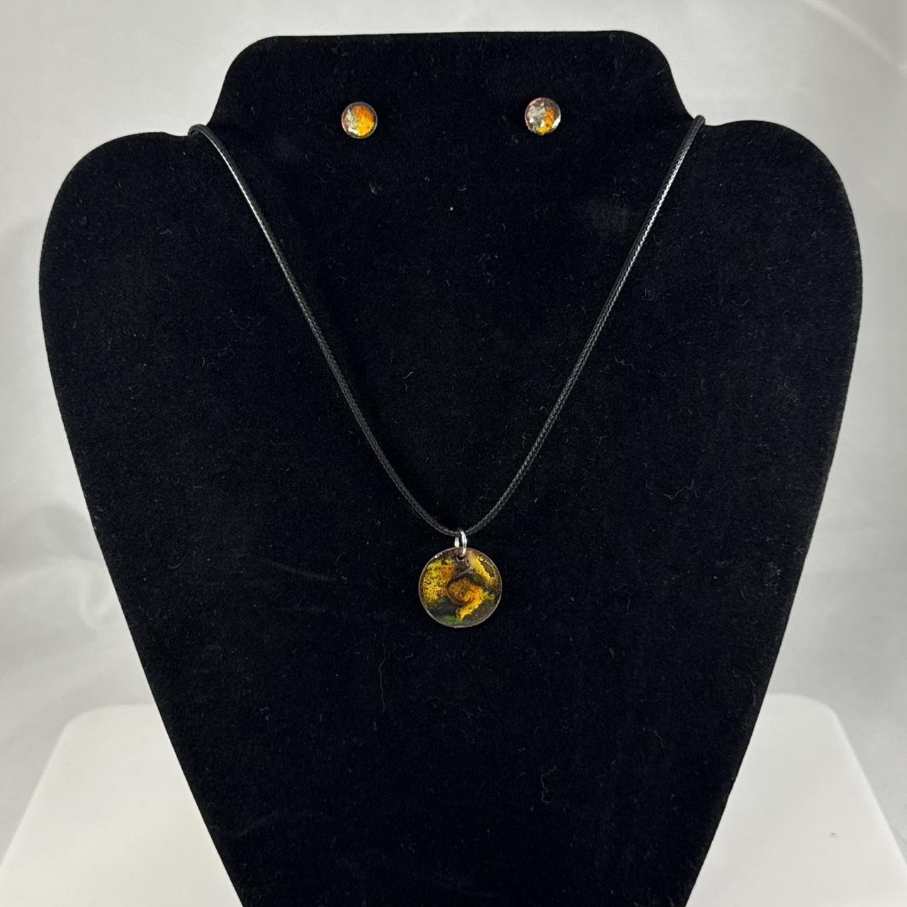 item listed by tutuzzz
