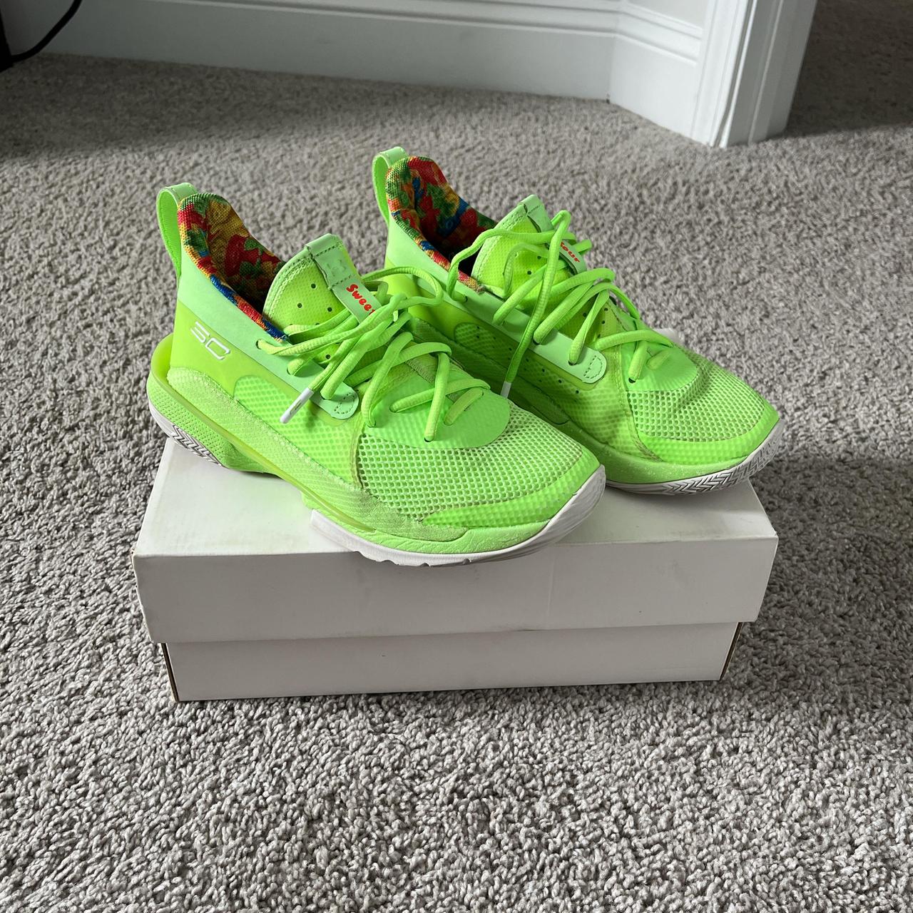 Nike Curry sour patch in neon green #basketball