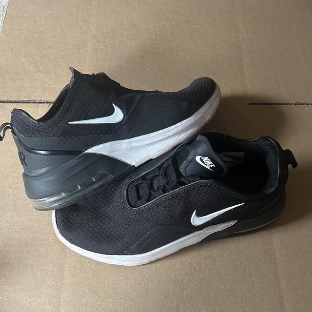 nike air max motion womens black