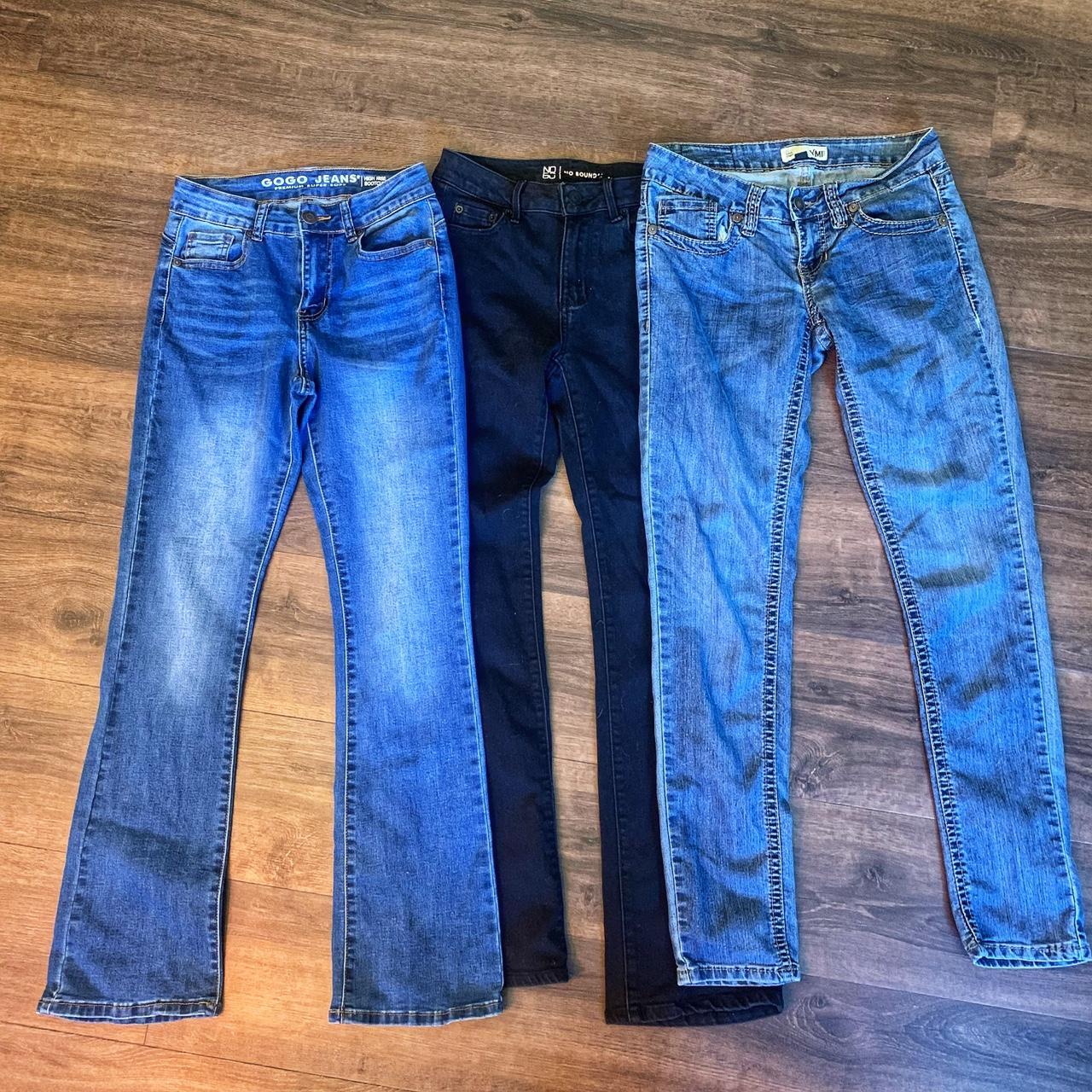 3 shops pairs of jeans