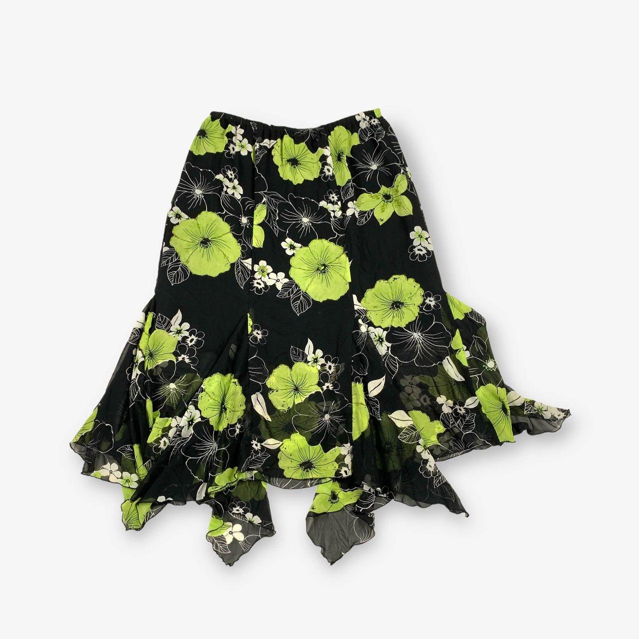BV17874 Vintage floral pattern skirt in black and... Depop