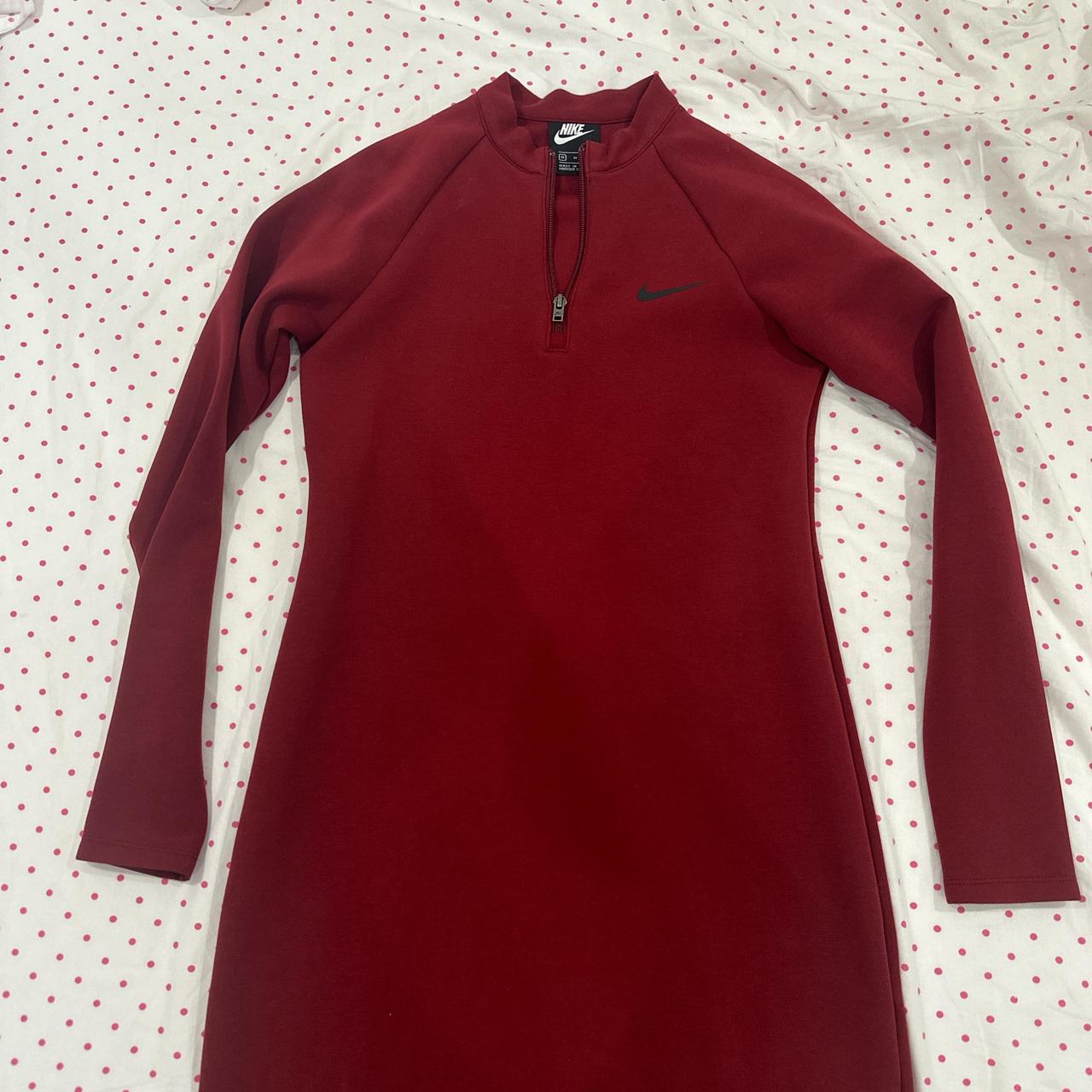 Nike dress burgundy athletic fit medium size Never