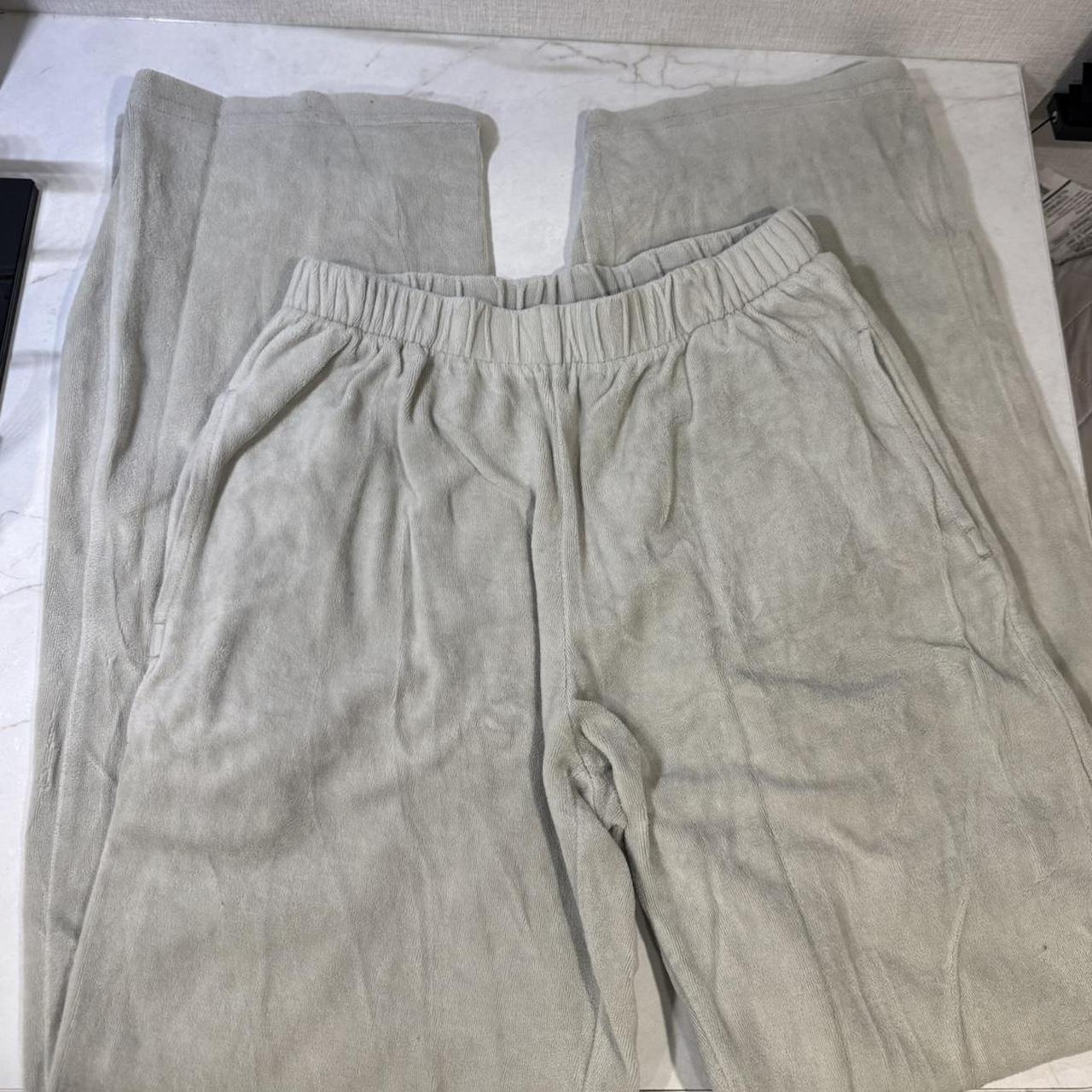 item listed by anyasellstuff