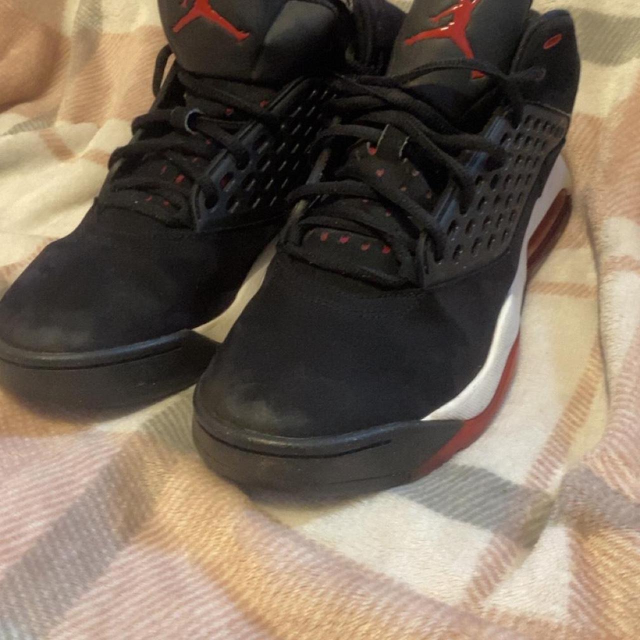 jordan maxin 200 red and black