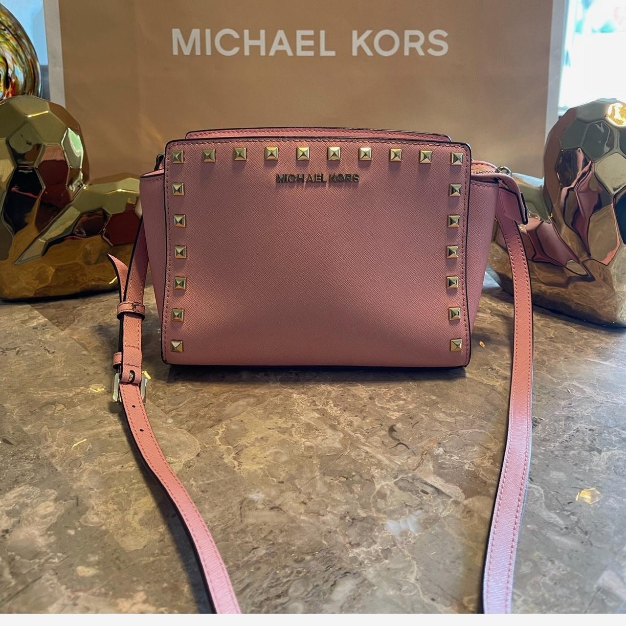 Michael Kors bag Bag is clean inside and out Used. Depop