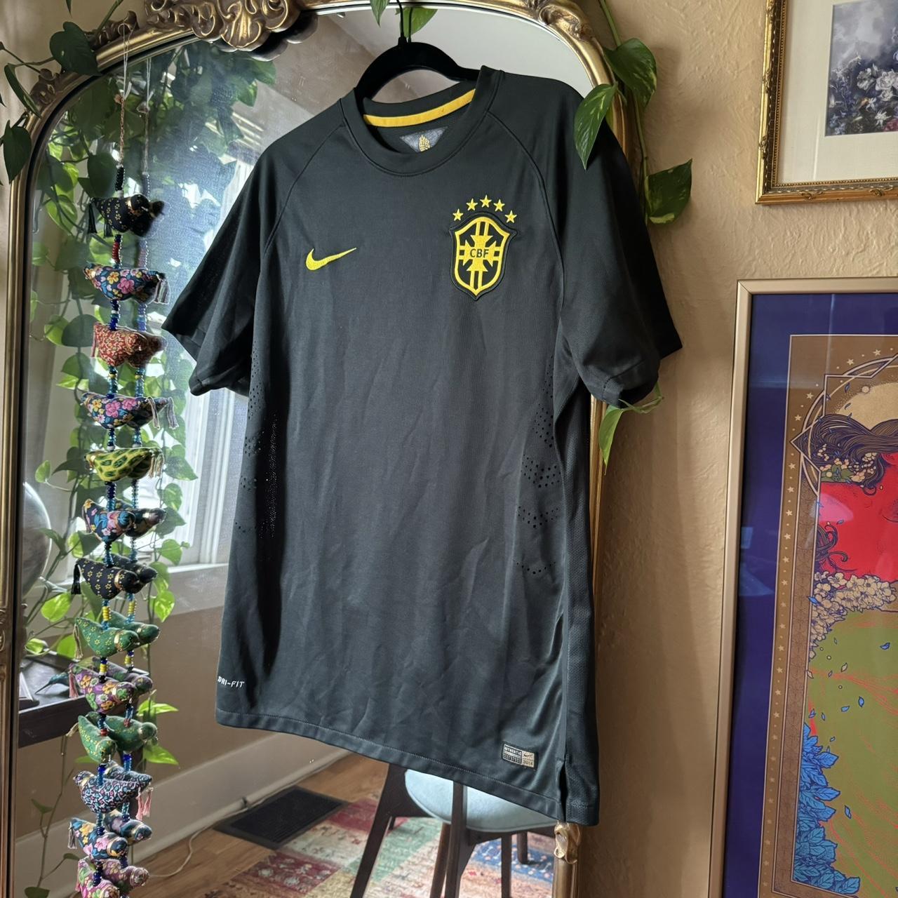 Soccer jersey vintage rare hot Brazil size M