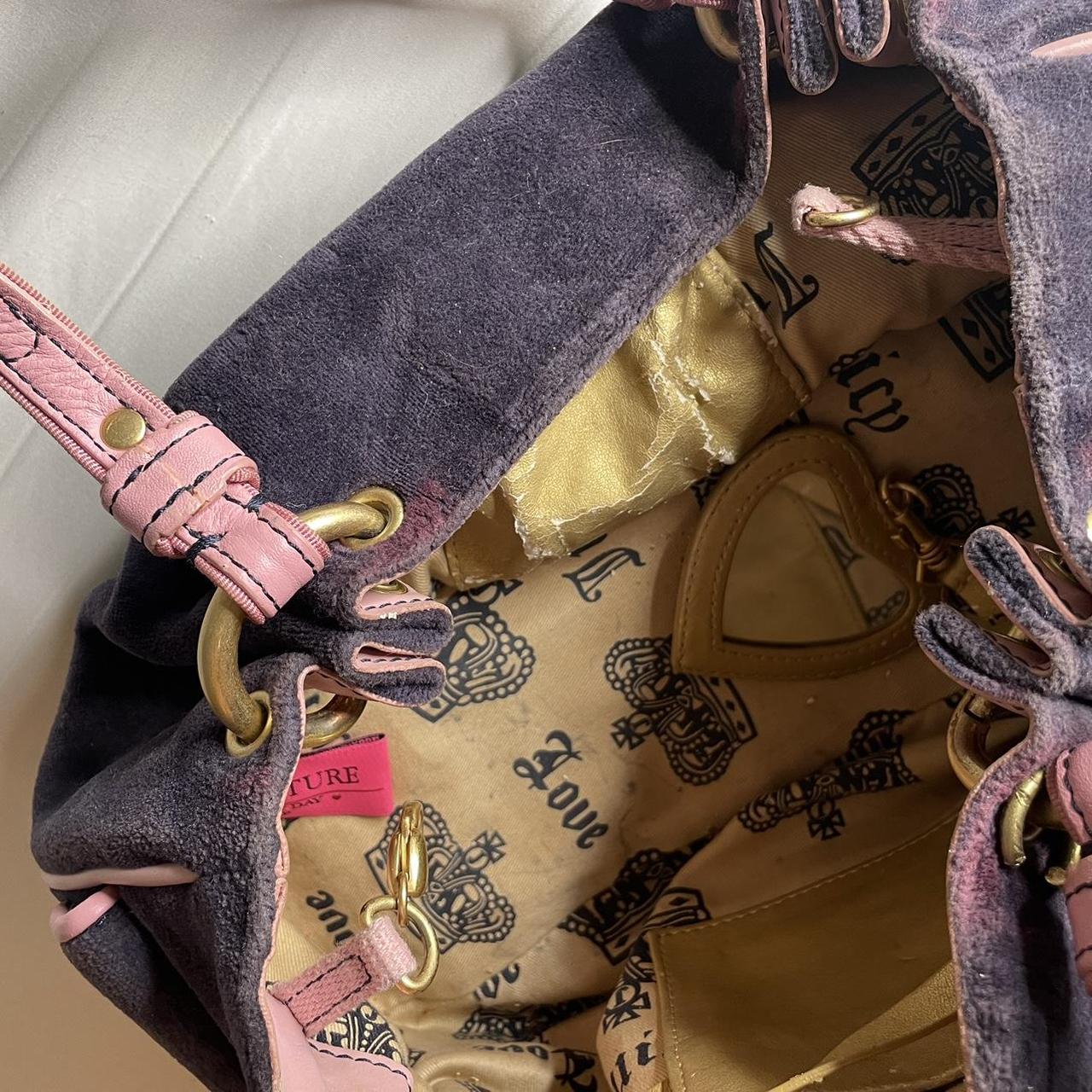 Juicy Couture shoulder bag, used and old but still | Depop