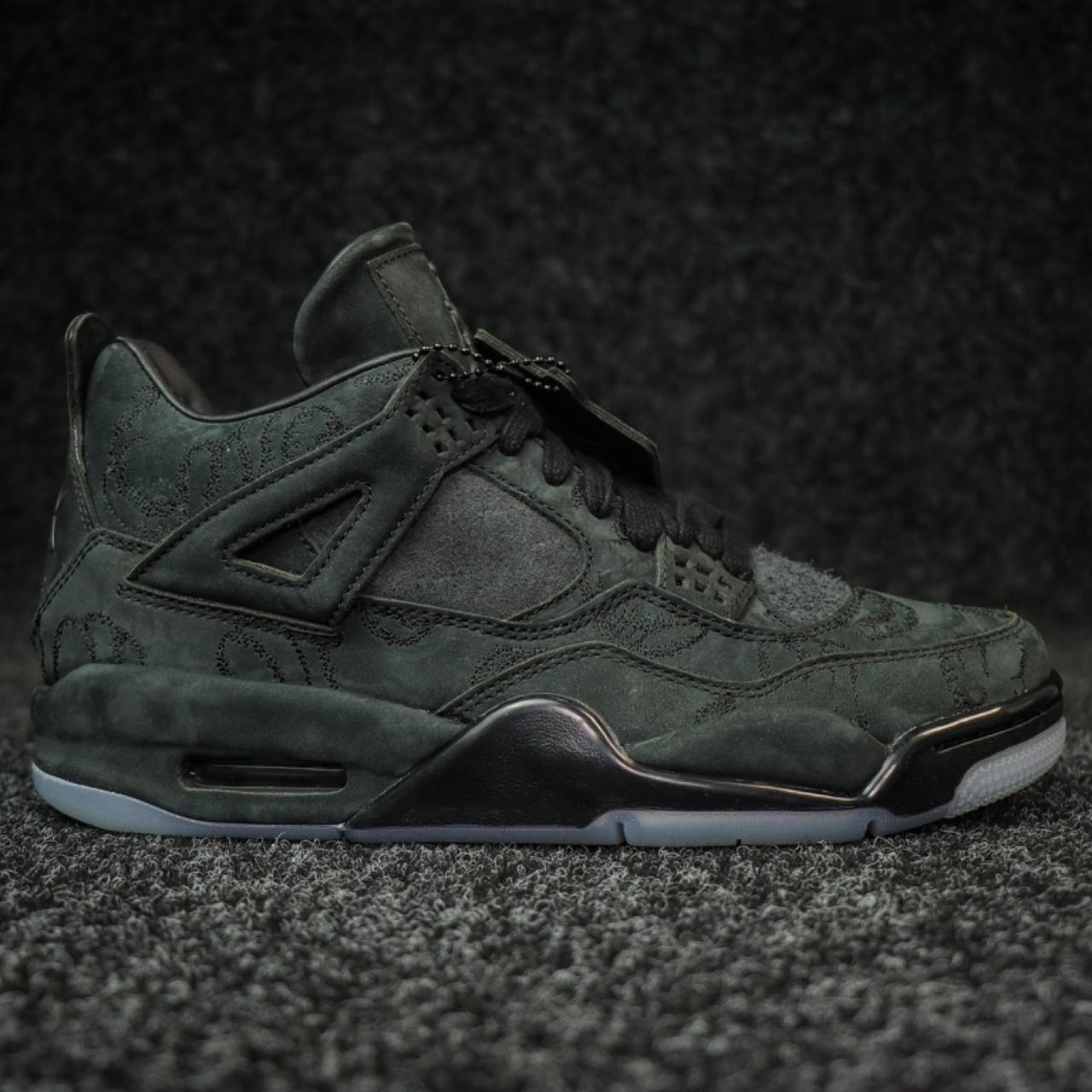 AMOS4本 KAWS x Air Jordan 4 // Coming Soon | Nice Kicks